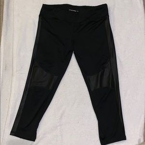 Gianni Bini black crop leggings size XS